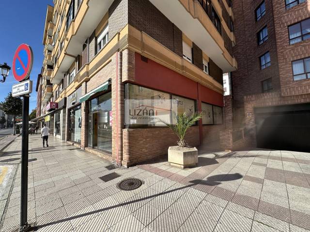 Local comercial en Alquiler en Oviedo - la Tenderina en Fozaneldi - Tenderina