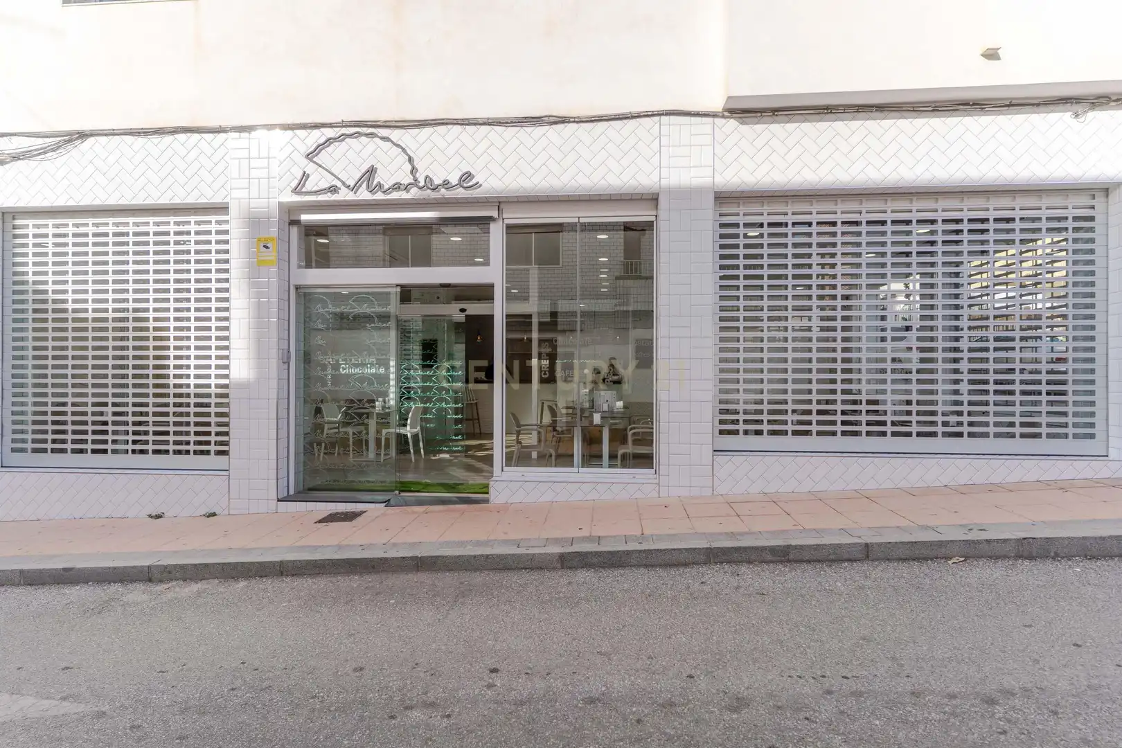 Local en venda en Motril amb Aire condicionat