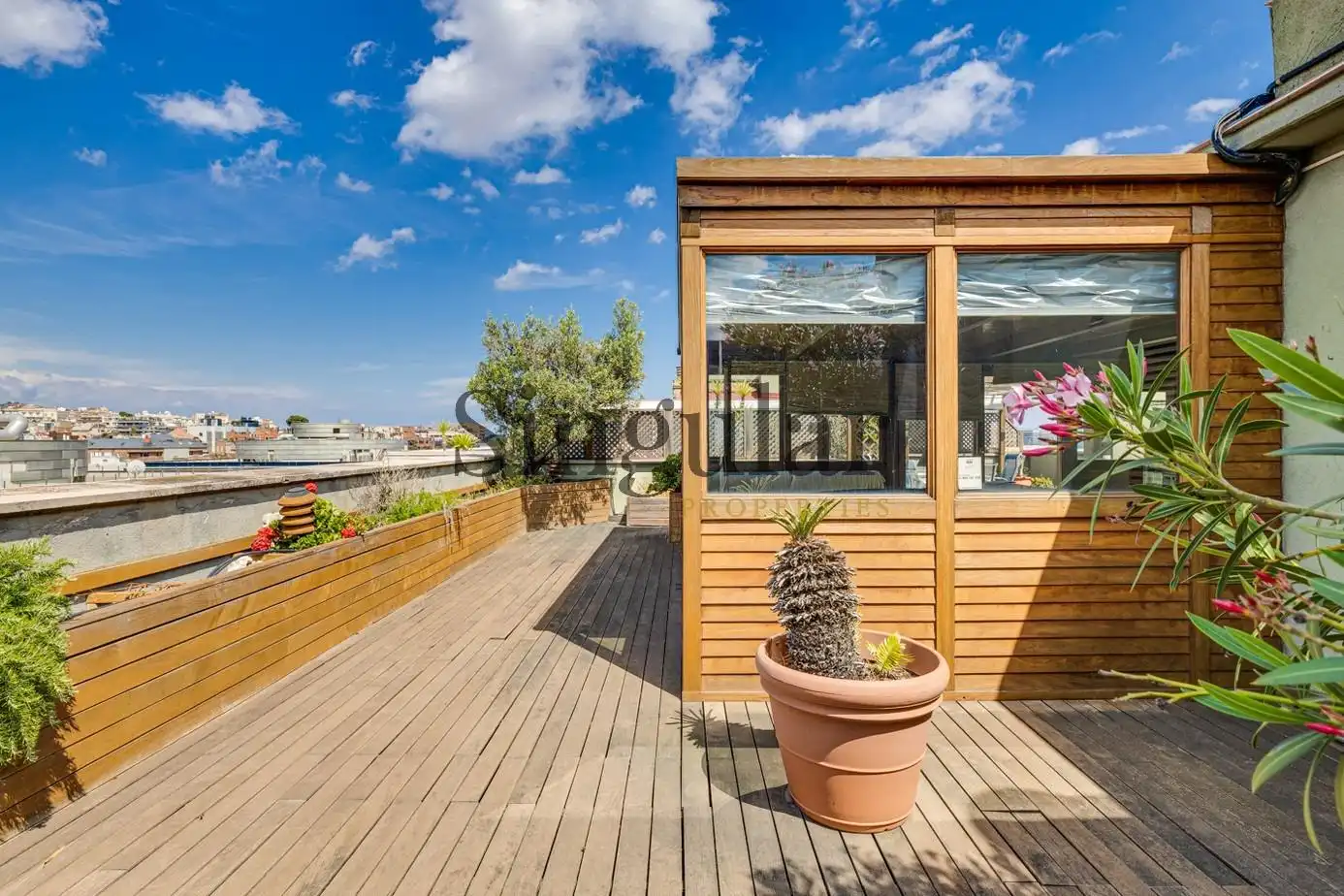 Terrasse von Dachboden zum Verkauf in Barcelona mit Klimaanlage, Heizung und Parkett