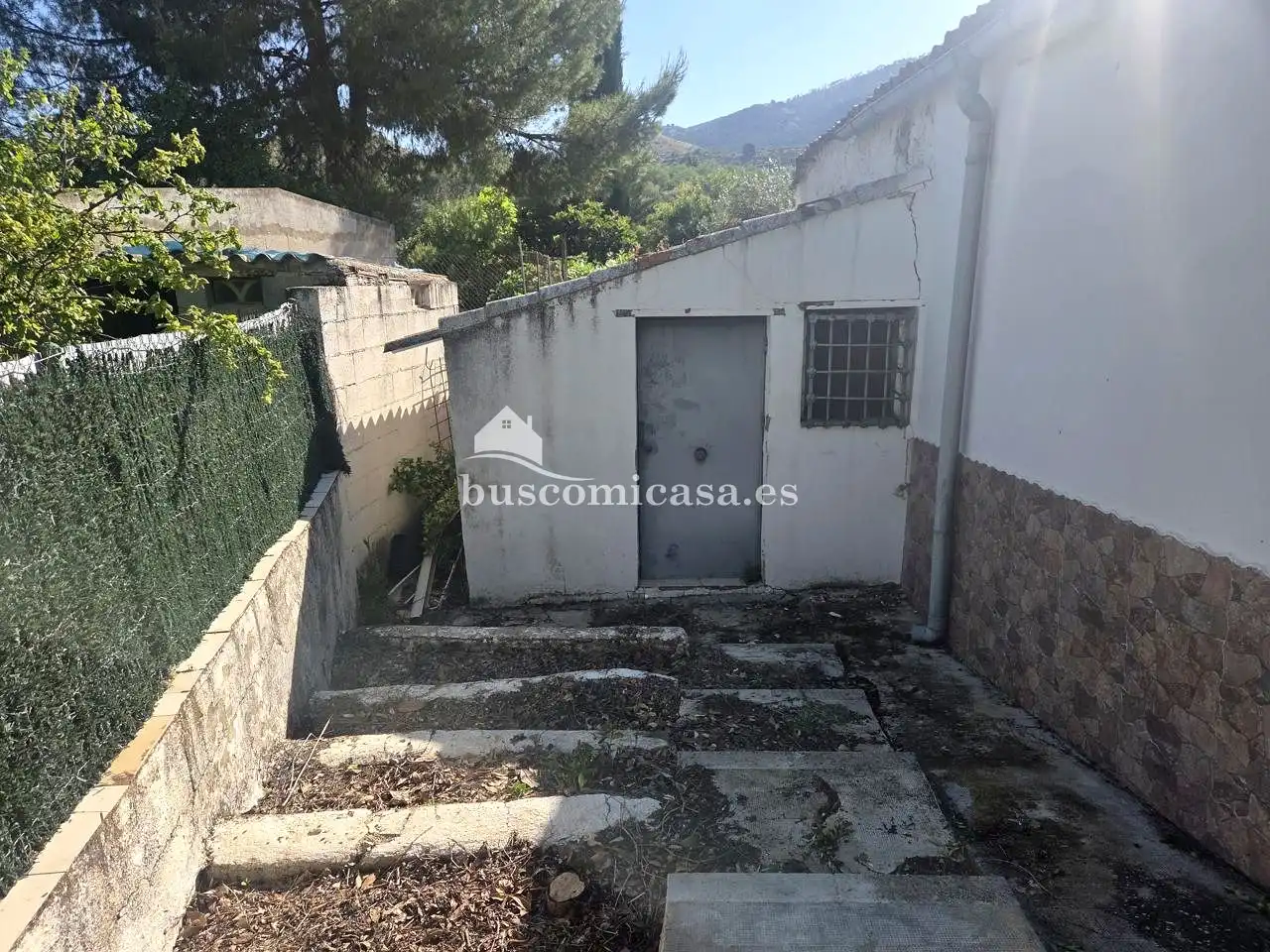 Vista exterior de Casa o xalet en venda en Jaén amb Jardí privat, Traster i Moblat