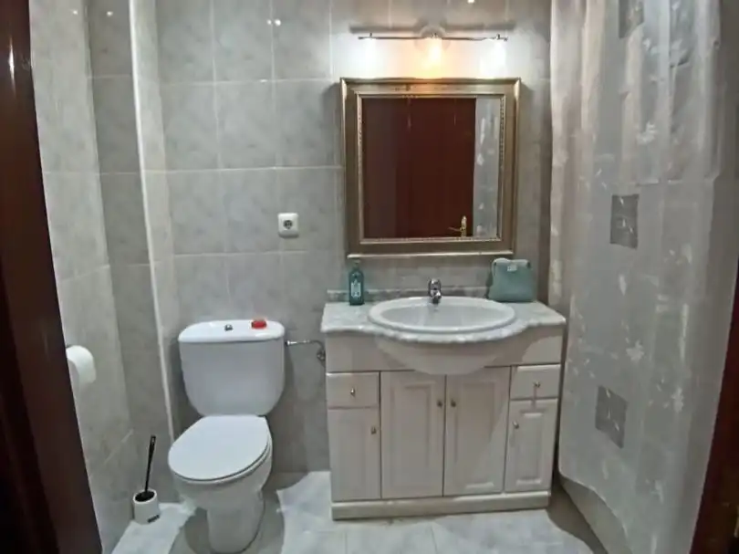 Bathroom of Flat for sale in Colindres  with Terrace and Balcony