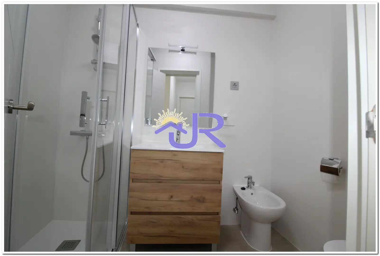 Baño de Piso de alquiler en Paracuellos de Jarama con Aire acondicionado, Calefacción y Terraza