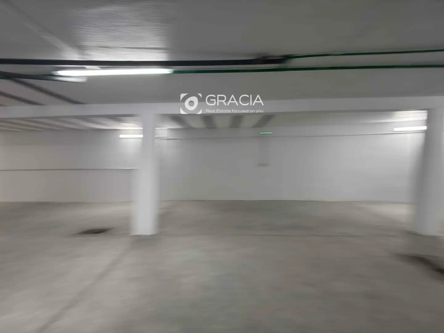 Parkplatz von Fabrikhallen zum Verkauf in Adeje