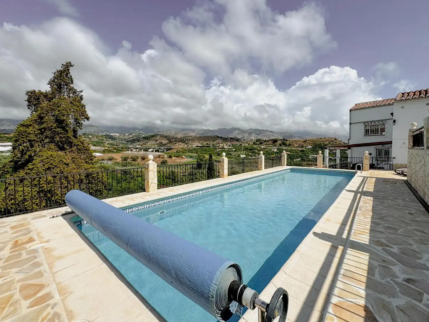 Piscina de Casa o chalet en venta en Nerja con Aire acondicionado, Jardín privado y Terraza