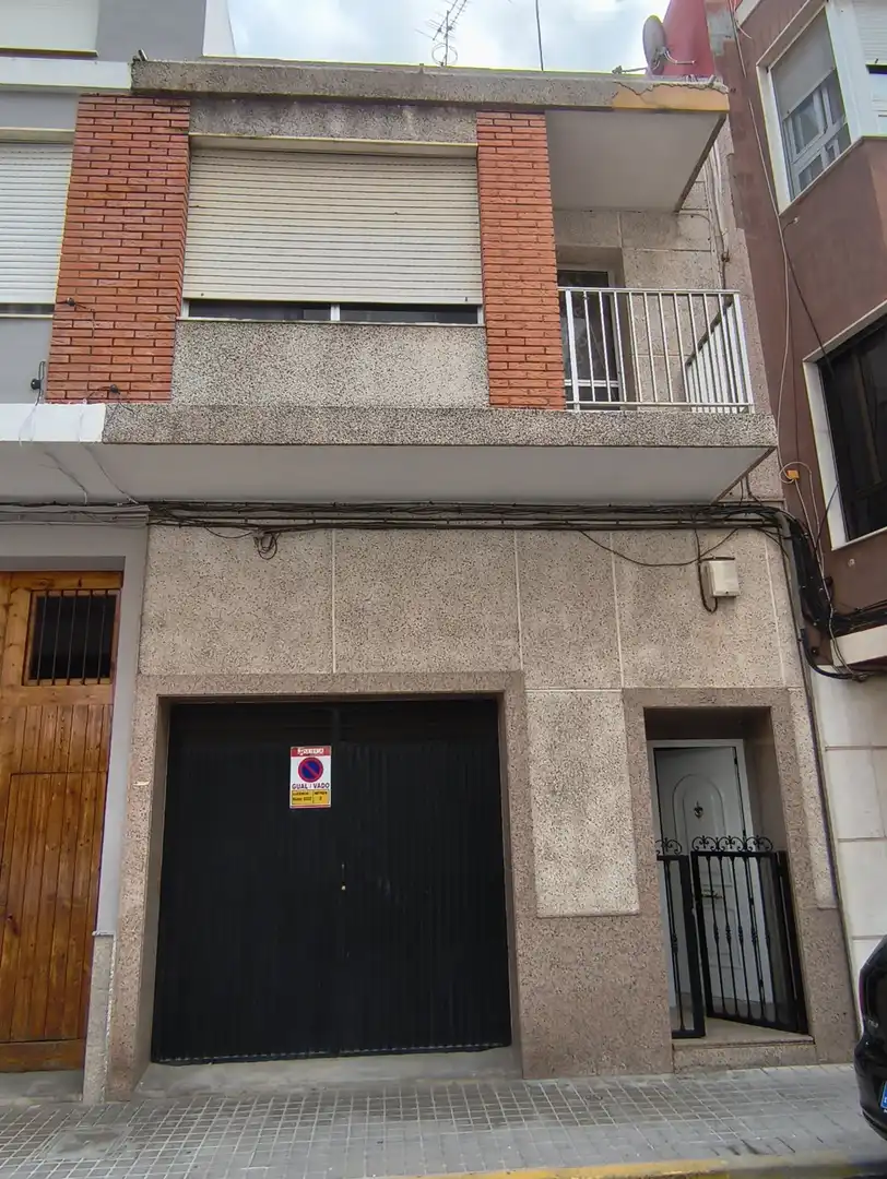Vista exterior de Casa o xalet en venda en Sueca amb Moblat i Alarma
