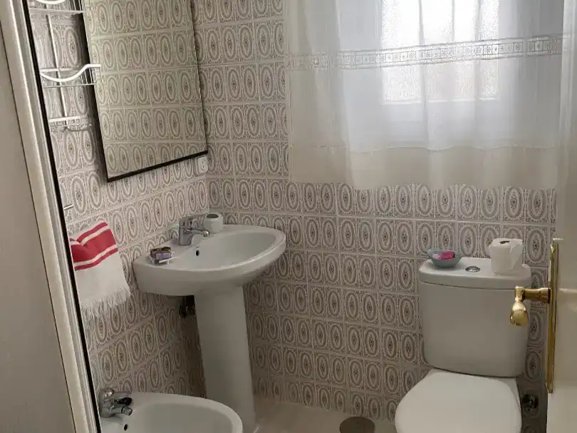 Badezimmer von Wohnungen zur Miete in Ribamontán al Mar mit Privatgarten, Parkett und Möbliert