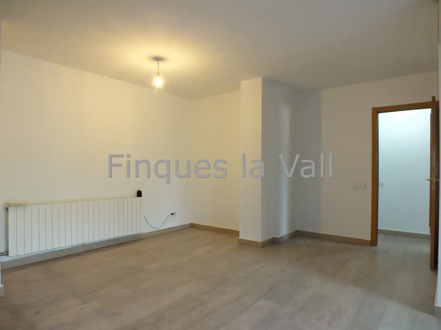 Sala d'estar de Pis en venda en Vic amb Calefacció, Terrassa i Forn
