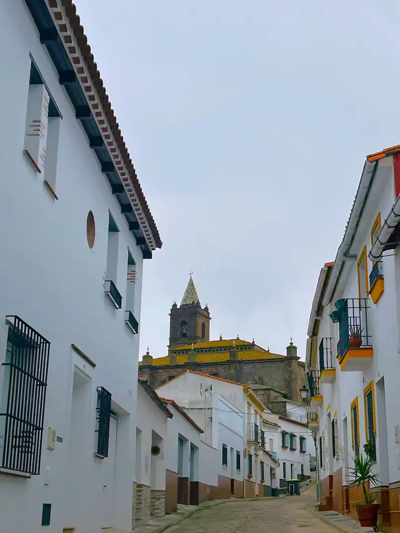 Vista exterior de Casa adosada en venda en Cortegana amb Terrassa