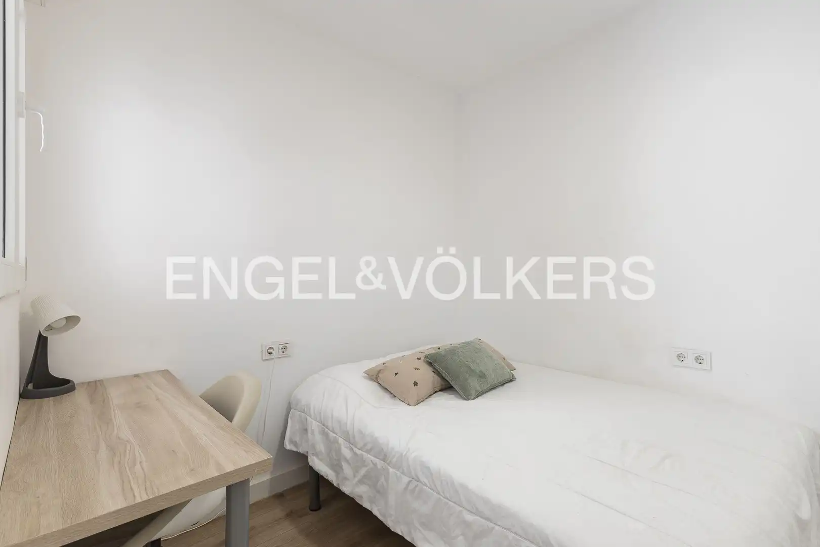 Habitación de Piso en venta en L'Hospitalet de Llobregat con Aire acondicionado, Calefacción y Terraza
