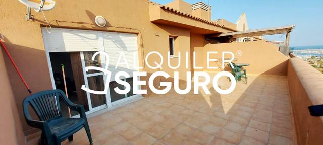 Ático en Alquiler en Paseo de la Conferencia  en Casco Antiguo