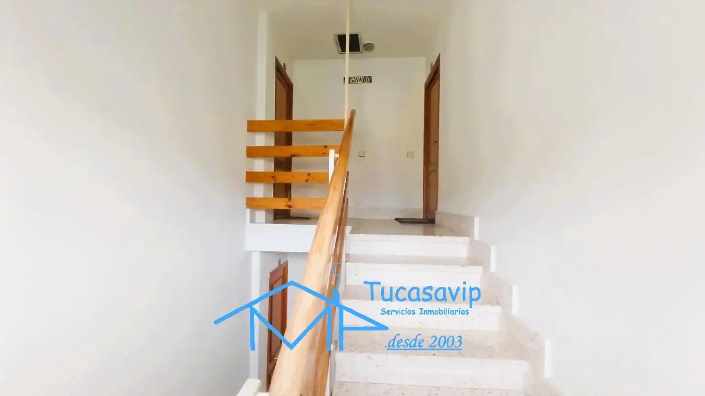Piso en venta en La Adrada  con Calefacción, Jardín privado y Terraza