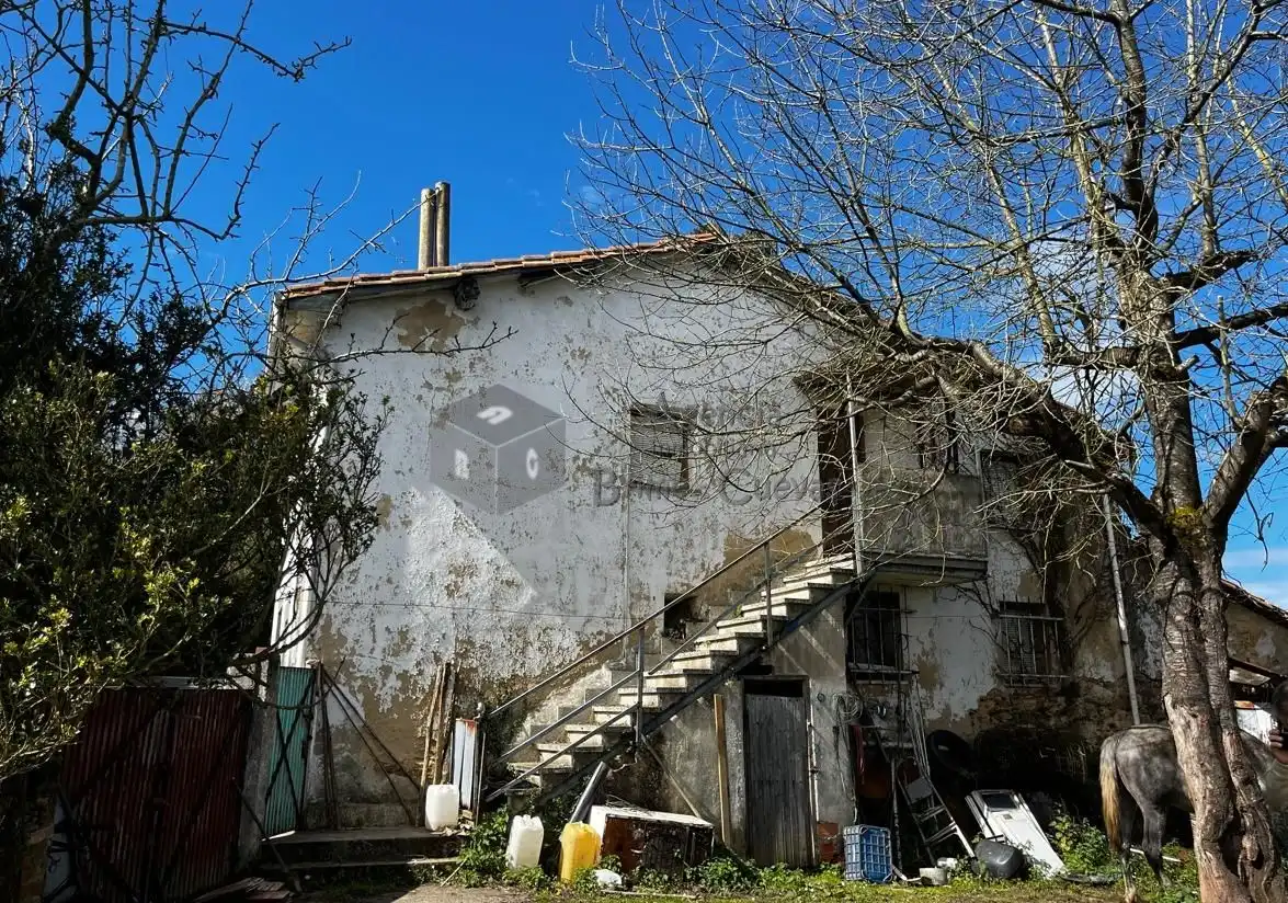 Vista exterior de Casa o xalet en venda en Oviedo  amb Calefacció i Jardí privat