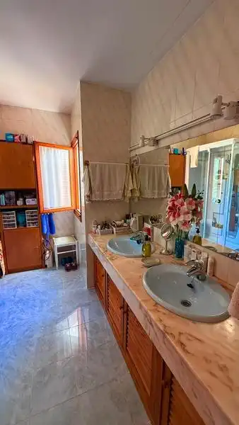 Bathroom of Houses for sale in Benidorm  with Swimming Pool, Furnished and Oven