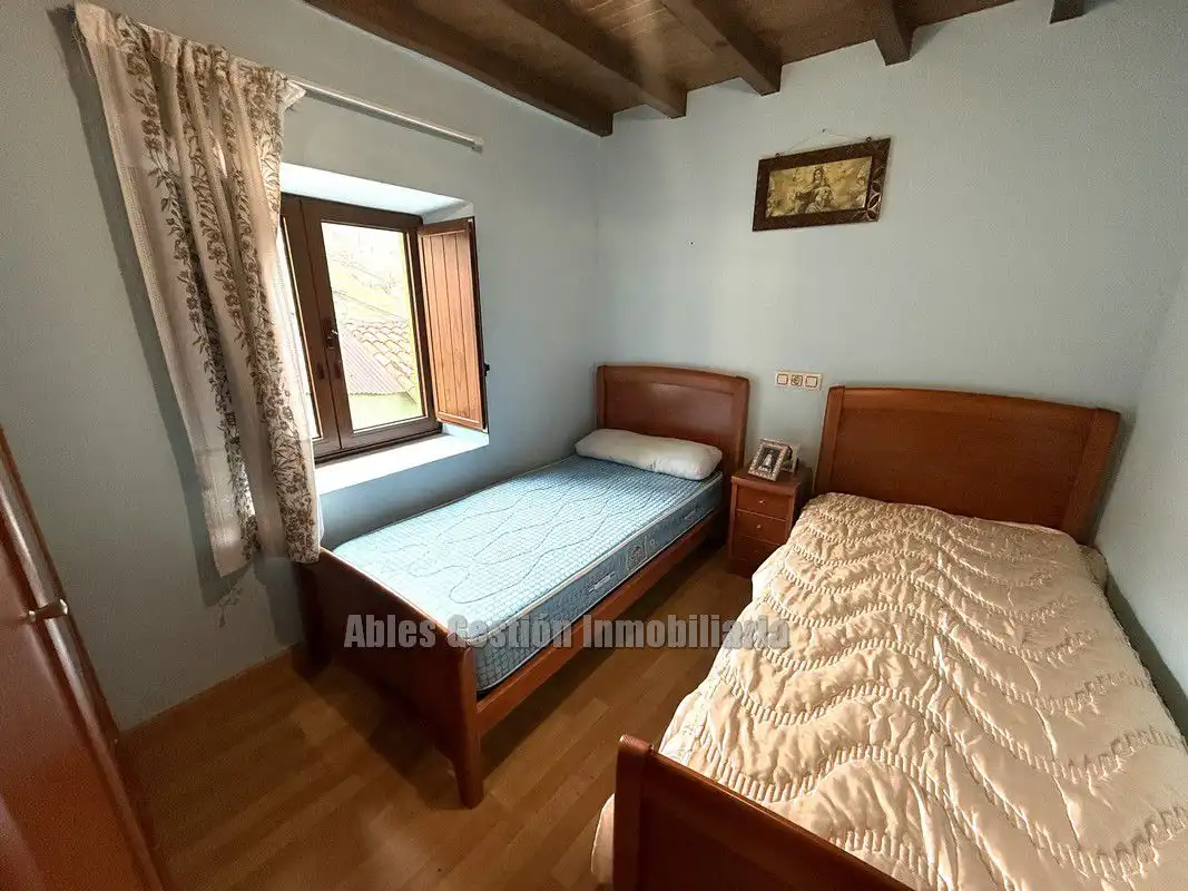 Schlafzimmer von Haus oder Chalet zum Verkauf in Quirós mit Heizung und Abstellraum