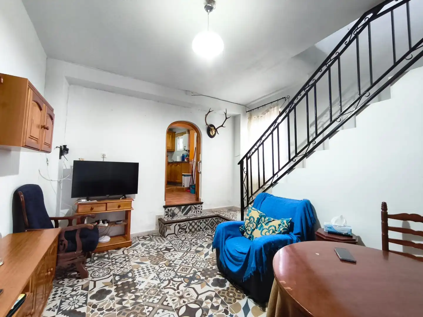 Sala d'estar de Casa o xalet en venda en Cazalla de la Sierra amb Moblat