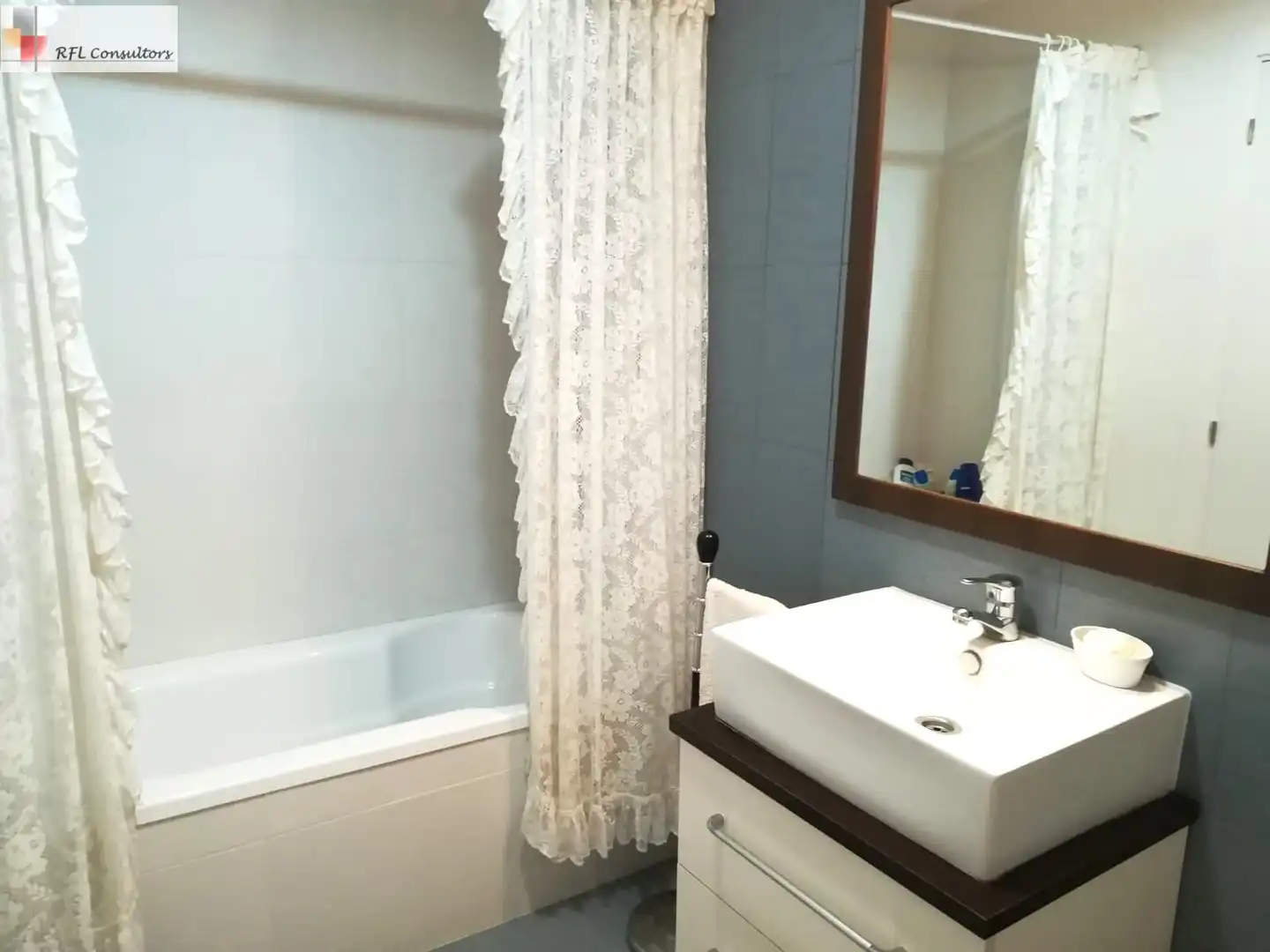 Baño de Apartamento de alquiler en Torreblanca con Jardín privado, Terraza y Amueblado