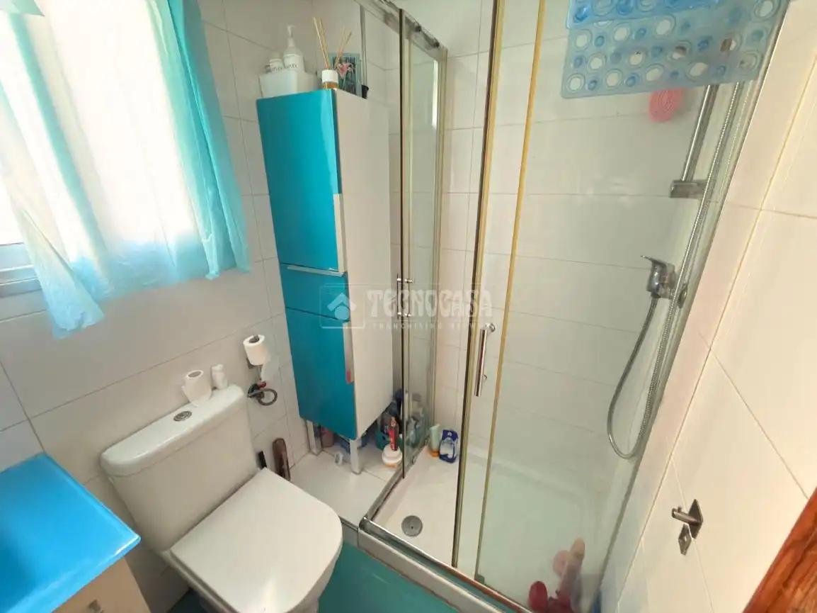 Bathroom of Flat for sale in Zaragoza  with Air Conditioner, Heating and Furnished