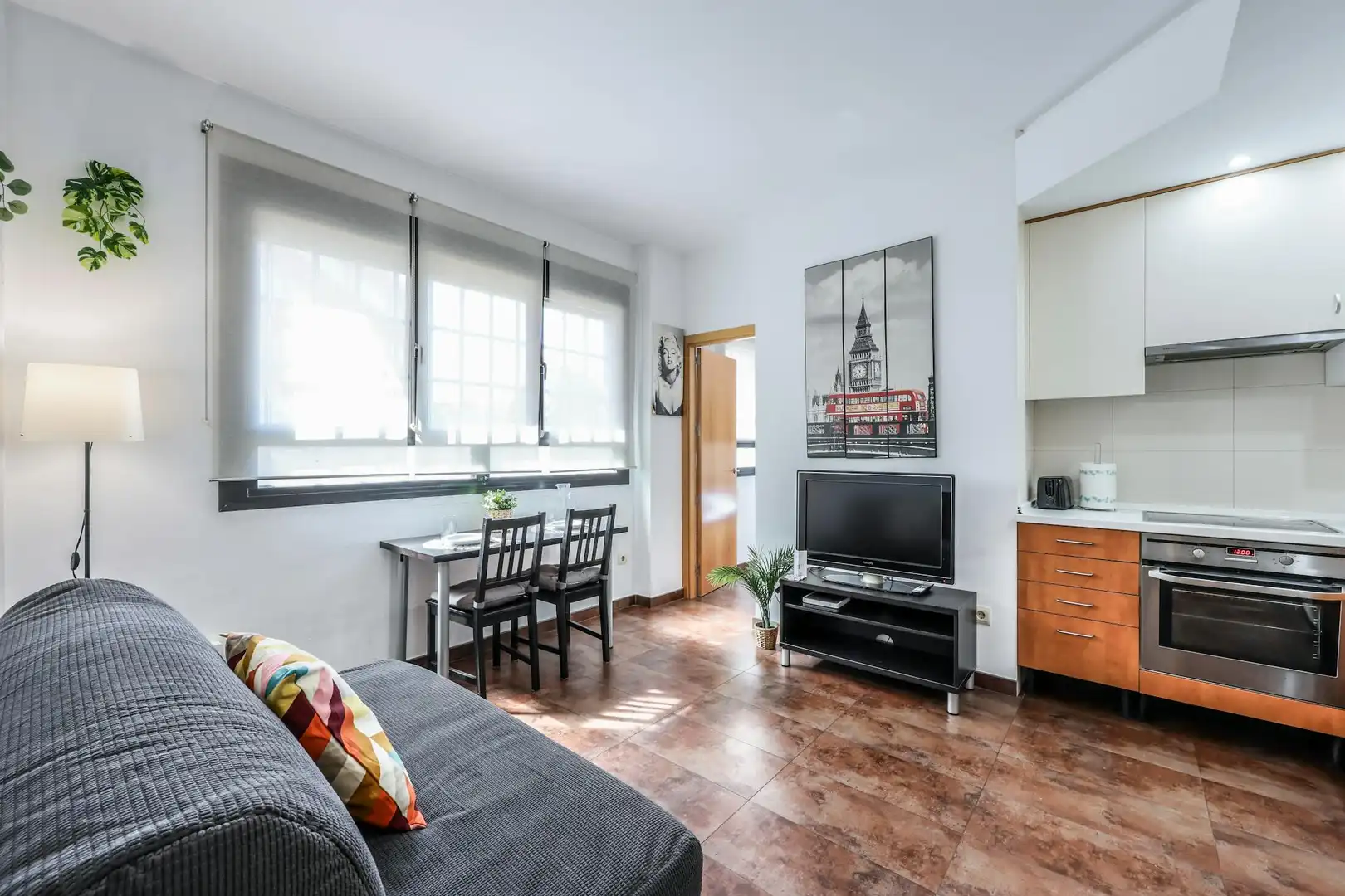 Exterior view of Flat for rent in Madrid  with Air Conditioner, Heating and Furnished