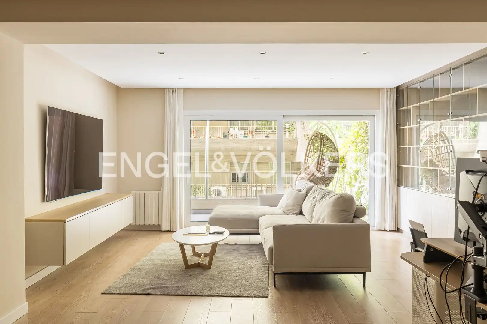 Living room of Flat for sale in Madrid  with Air Conditioner, Heating and Terrace