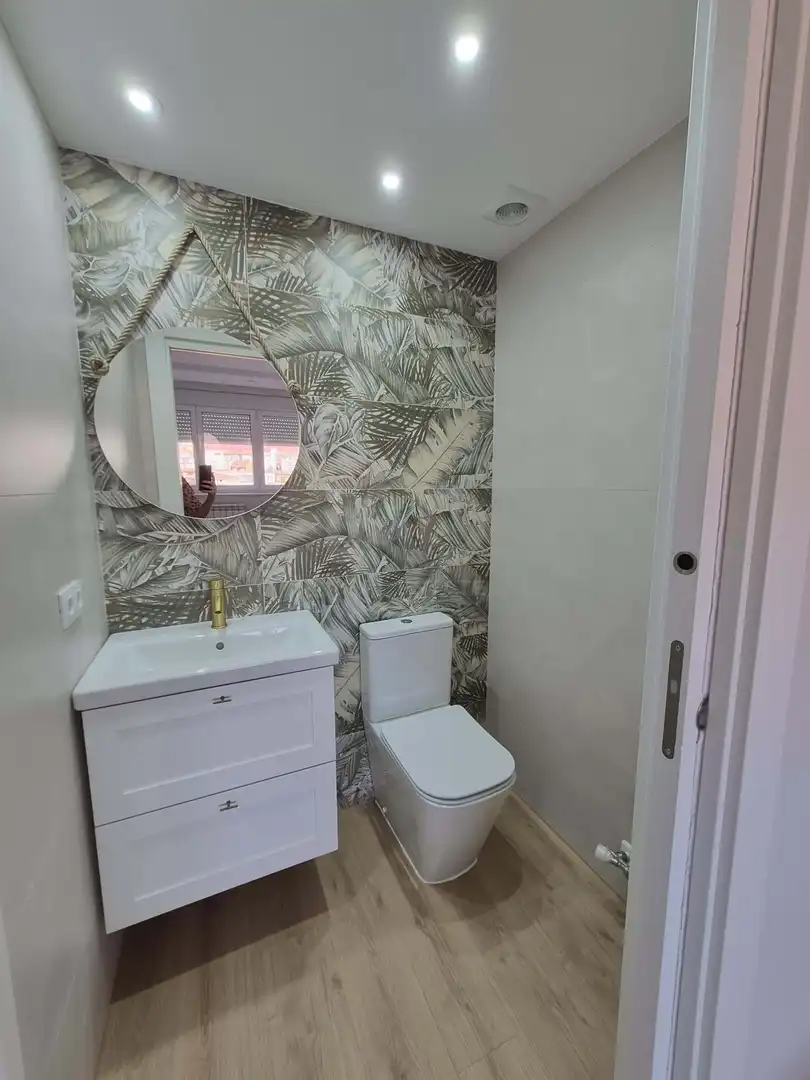 Baño de Piso de alquiler en San Andrés del Rabanedo con Calefacción y Terraza