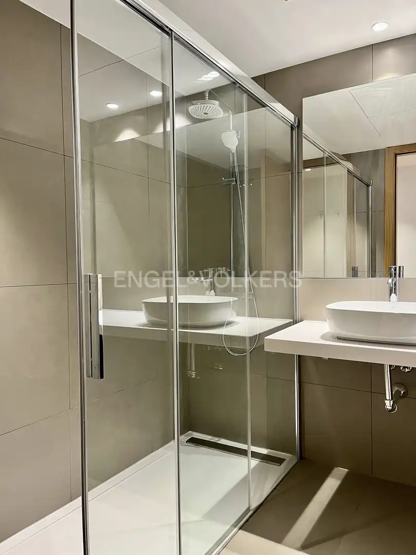 Baño de Piso de alquiler en Madrid con Aire acondicionado, Calefacción y Trastero