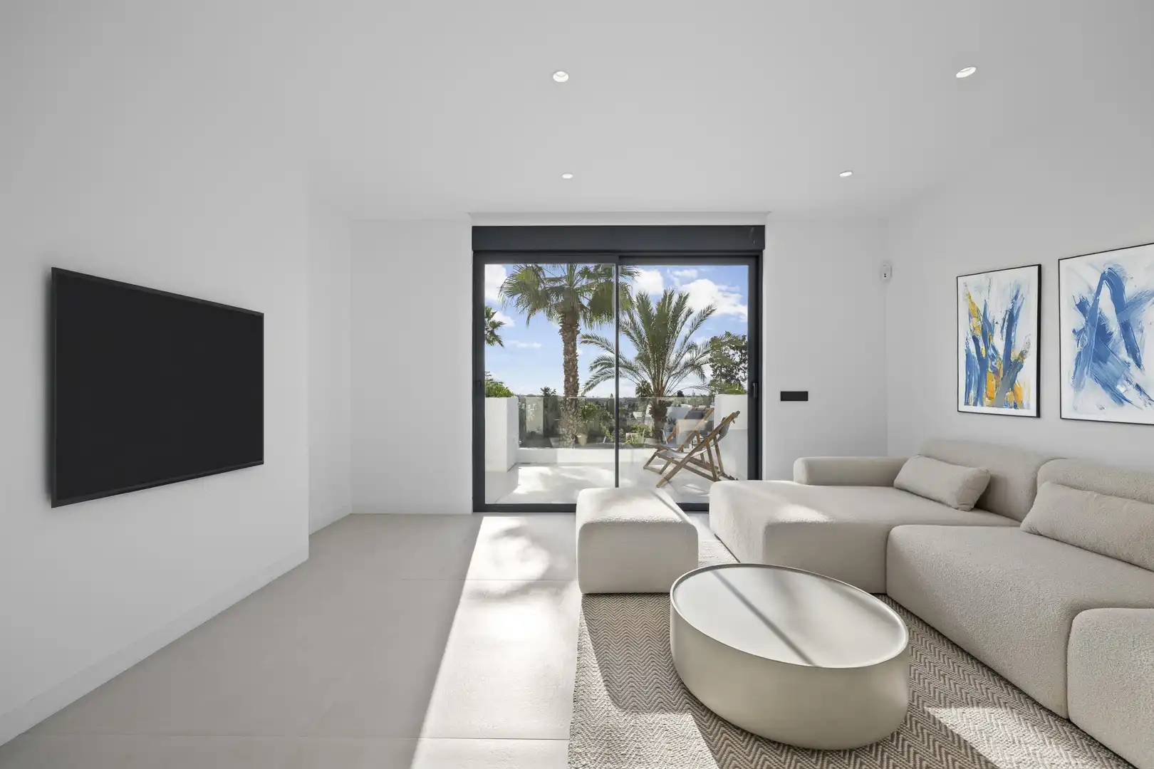 Sala de estar de Ático en venta en Estepona con Aire acondicionado, Terraza y Piscina