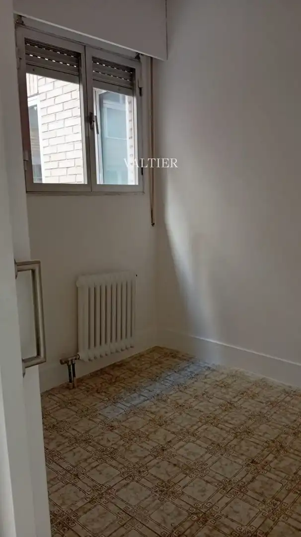 Bedroom of Flat for rent in Madrid  with Air Conditioner, Terrace and Swimming Pool