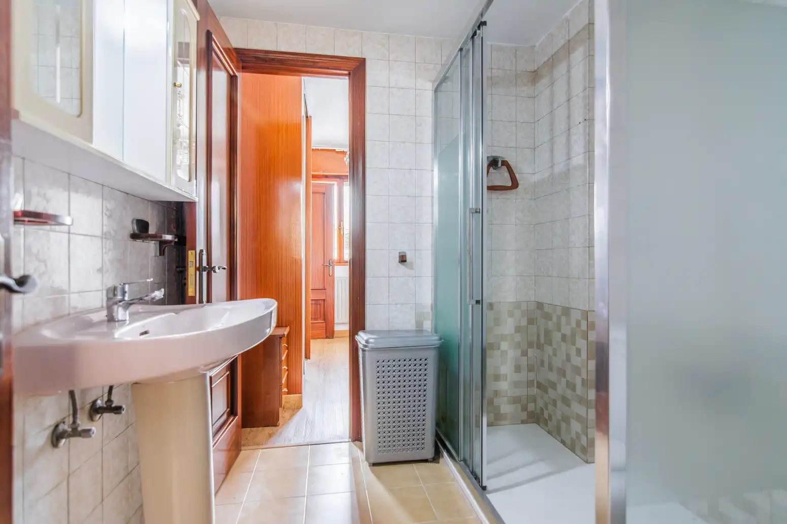 Bathroom of Flat for sale in Oviedo   with Heating, Storage room and Furnished