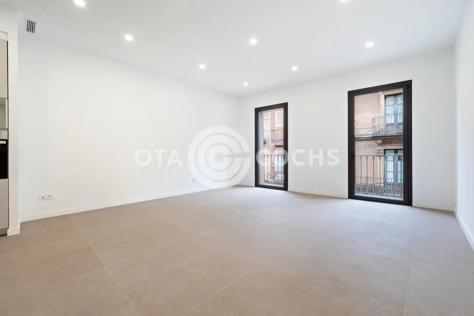 Appartamento con terrazza in vendita a Carrer de Llovera, imagen 3