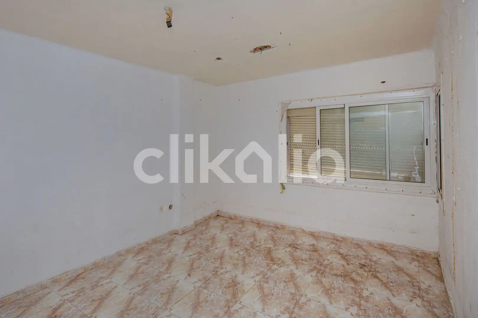 Bedroom of Flat for sale in Girona