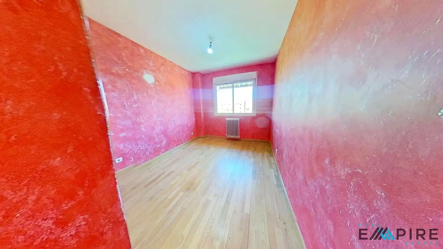 Habitación de Piso en venta en Madrid con Calefacción, Trastero y Piscina
