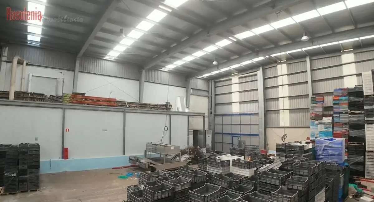 Nau industrial en venda en Cariño