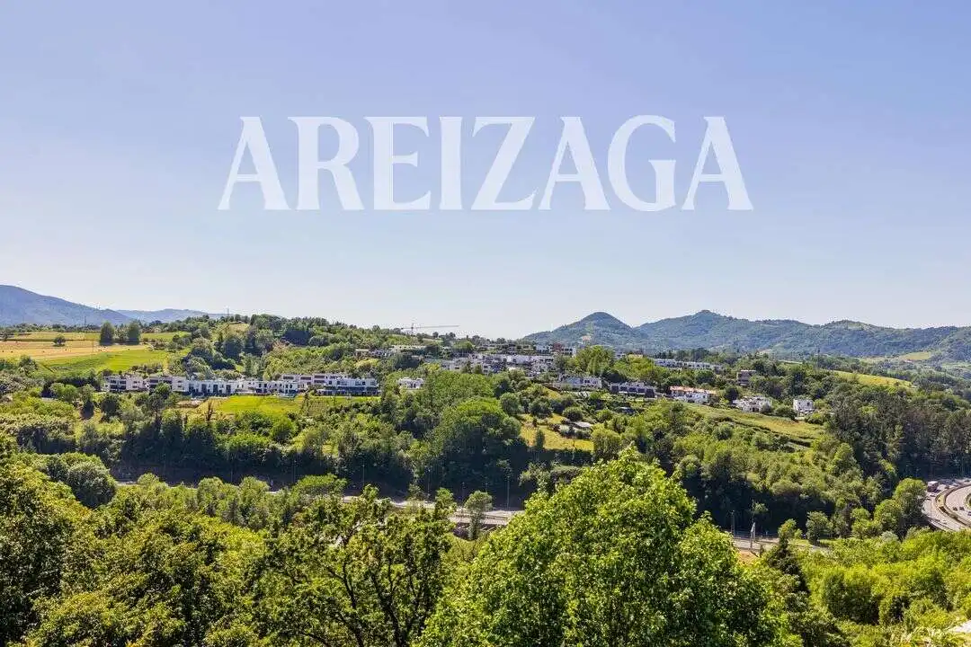 Vista exterior de Casa o chalet en venta en Donostia - San Sebastián  con Aire acondicionado, Calefacción y Jardín privado
