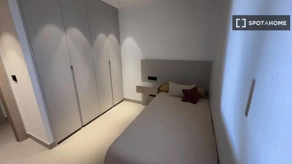 Schlafzimmer von Wohnungen zur untervermieten in Alicante / Alacant mit Klimaanlage, Terrasse und Möbliert