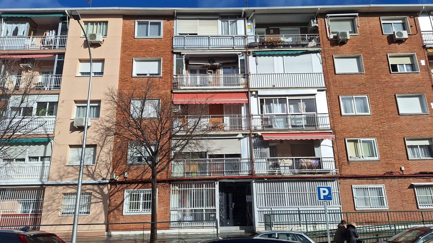 Vista exterior de Piso en venta en  Madrid Capital con Calefacción y Terraza