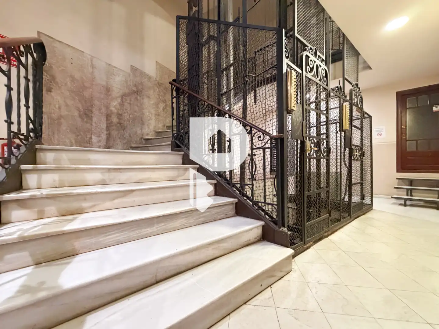 Flat for sale in Barcelona  with Air Conditioner, Heating and Parquet flooring