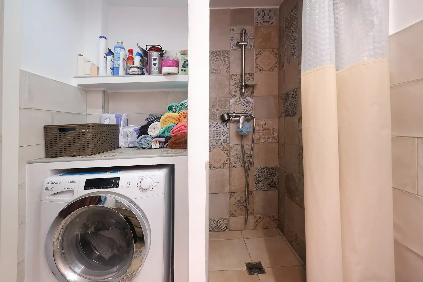 Baño de Piso en venta en Valencia con Terraza y Balcón