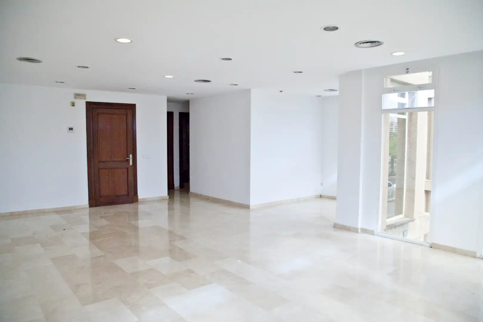 Gewerbefläche zur Miete in Passeig Marítim 26, imagen 10