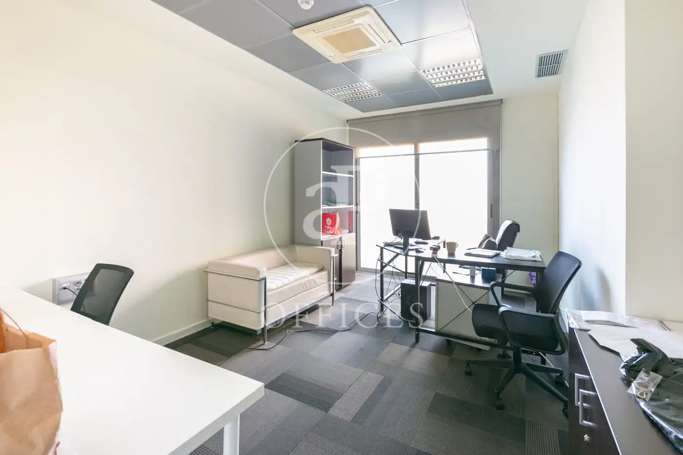 Büro zur Miete in Badalona mit Klimaanlage und Heizung