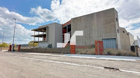 Inmueble en La Vall dUixó con nave, oficinas y aparcamiento