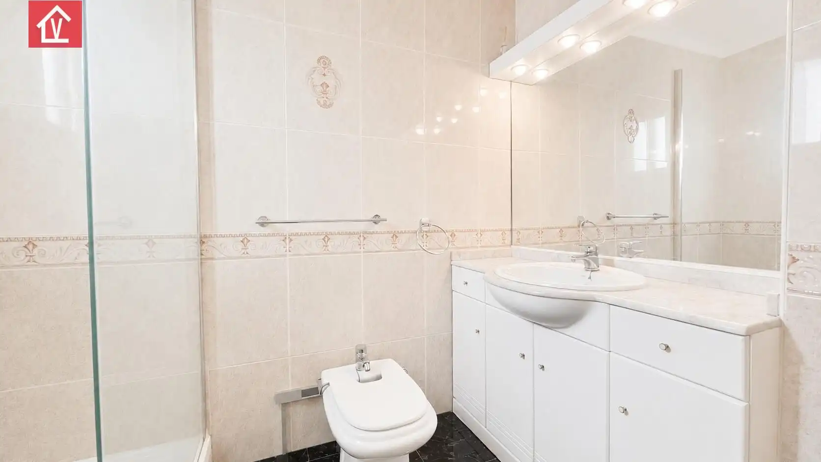 Bany de Pis en venda en Sabadell amb Calefacció, Traster i Balcó