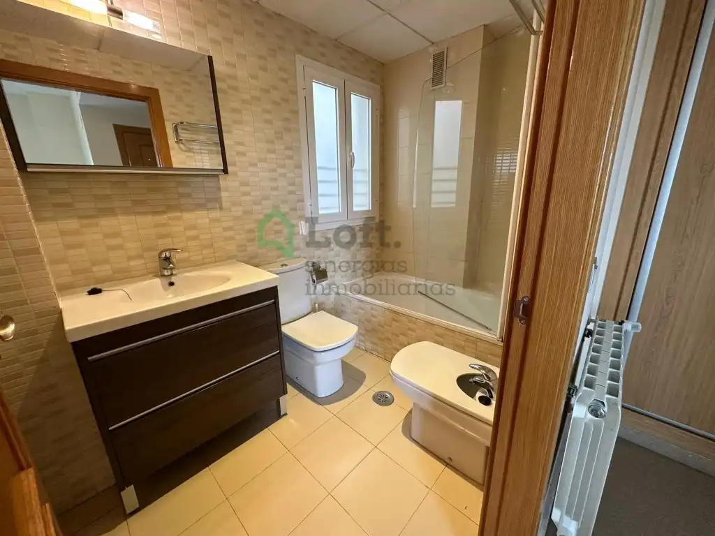 Apartamento de alquiler en Maria Auxiliadora - Barriada de Llera