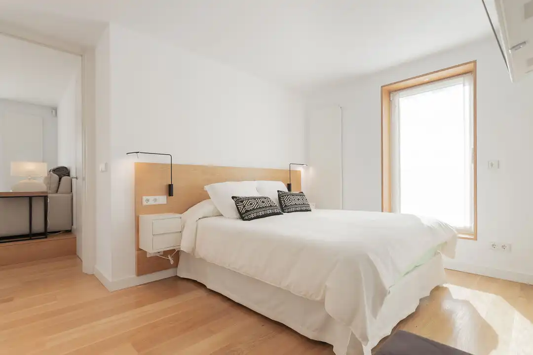 Habitación de Ático en venta en  Pamplona / Iruña con Calefacción, Terraza y Alarma
