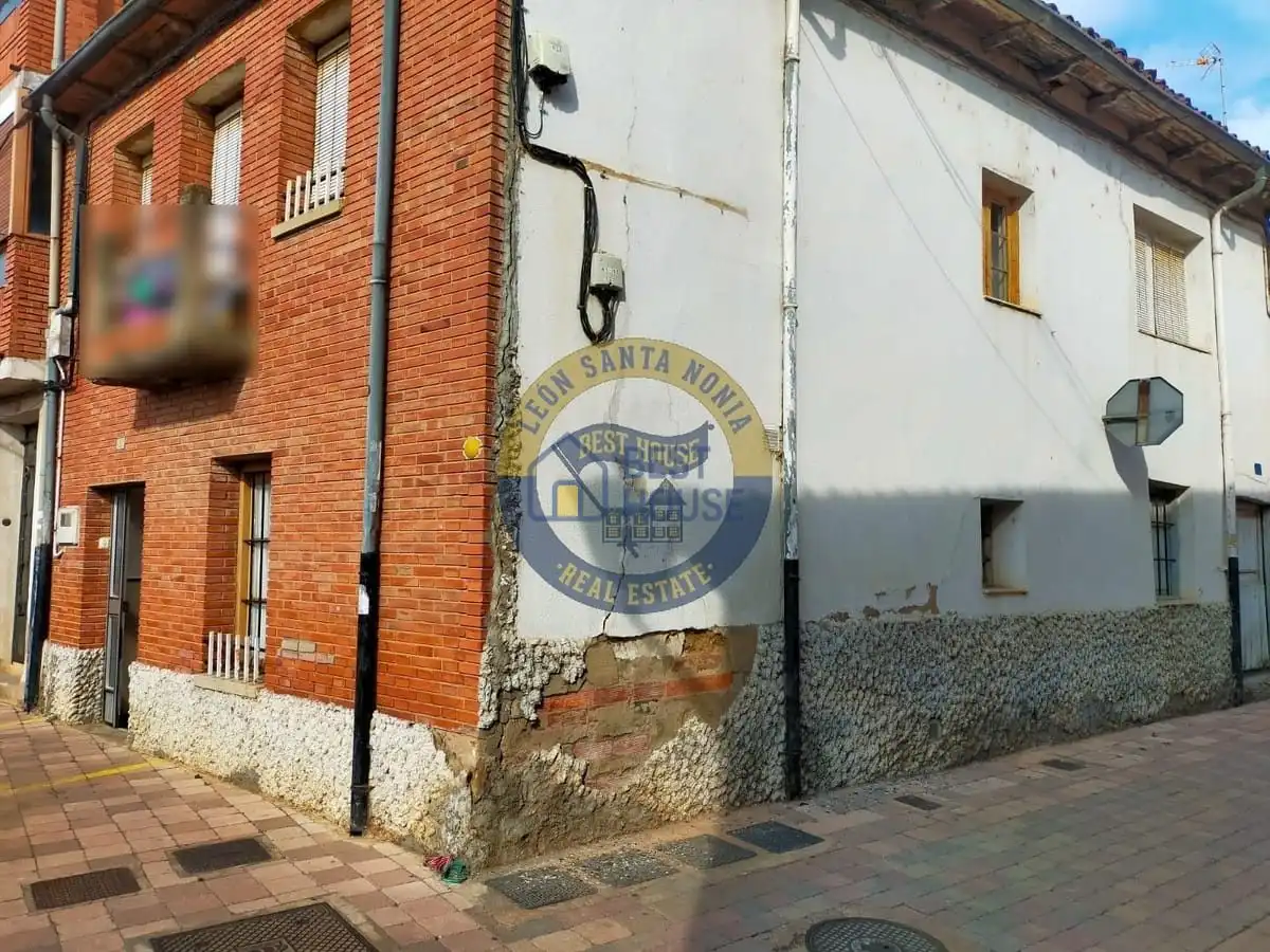 Exterior view of Country homes for sale in Mansilla de las Mulas  with Private garden and Balcony