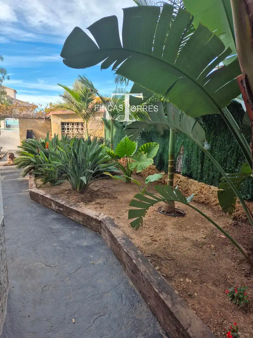 Vista exterior de Casa o chalet en venta en El Vendrell con Aire acondicionado, Jardín privado y Parquet