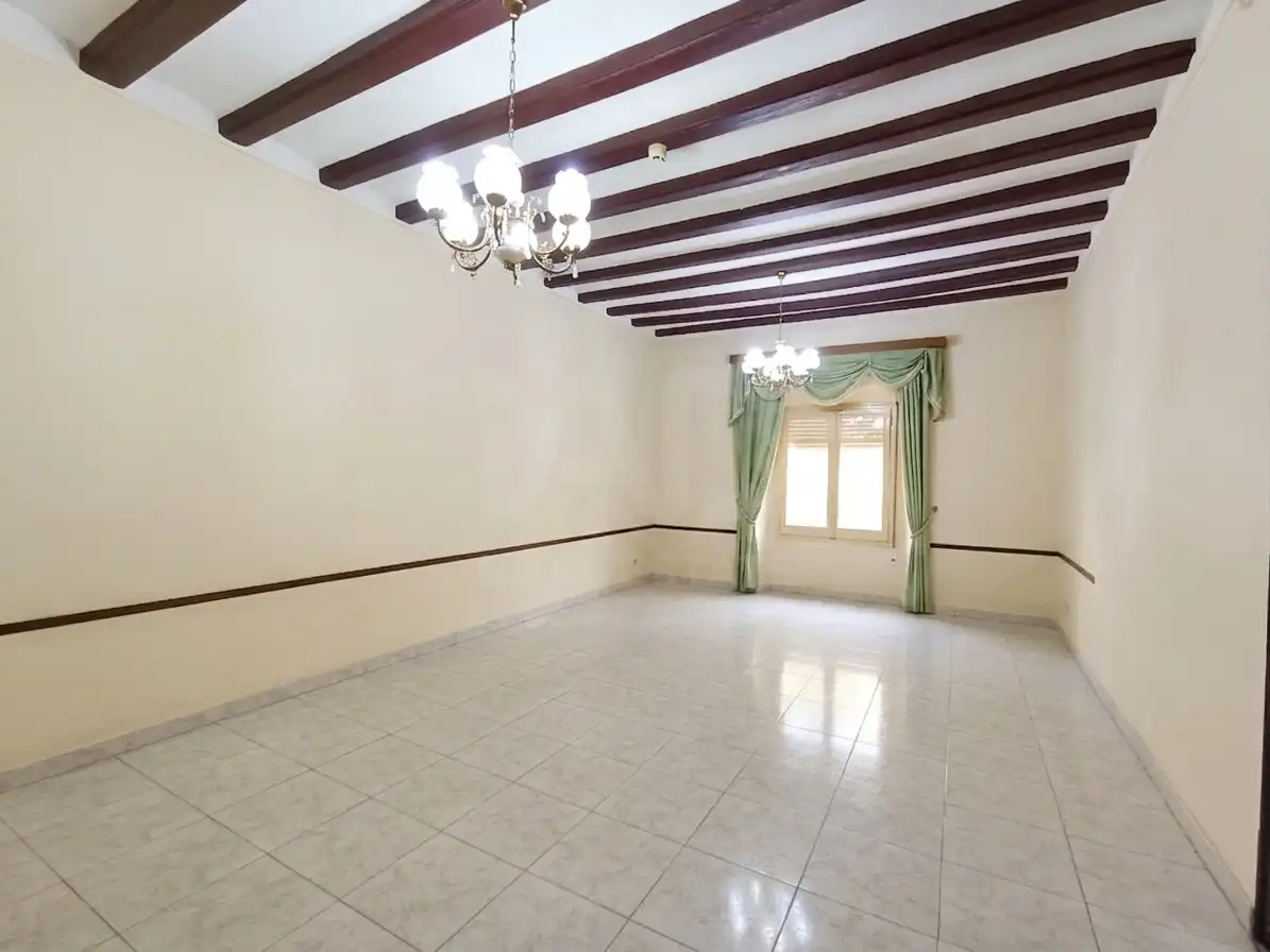 Esszimmer von Gebäude zum Verkauf in Vilanova i la Geltrú