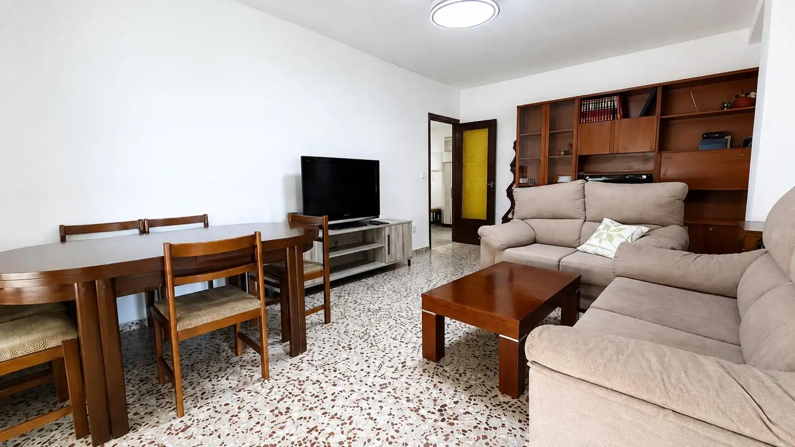 Flat for rent in Calle Carmen Conde, Ciudad Jardín