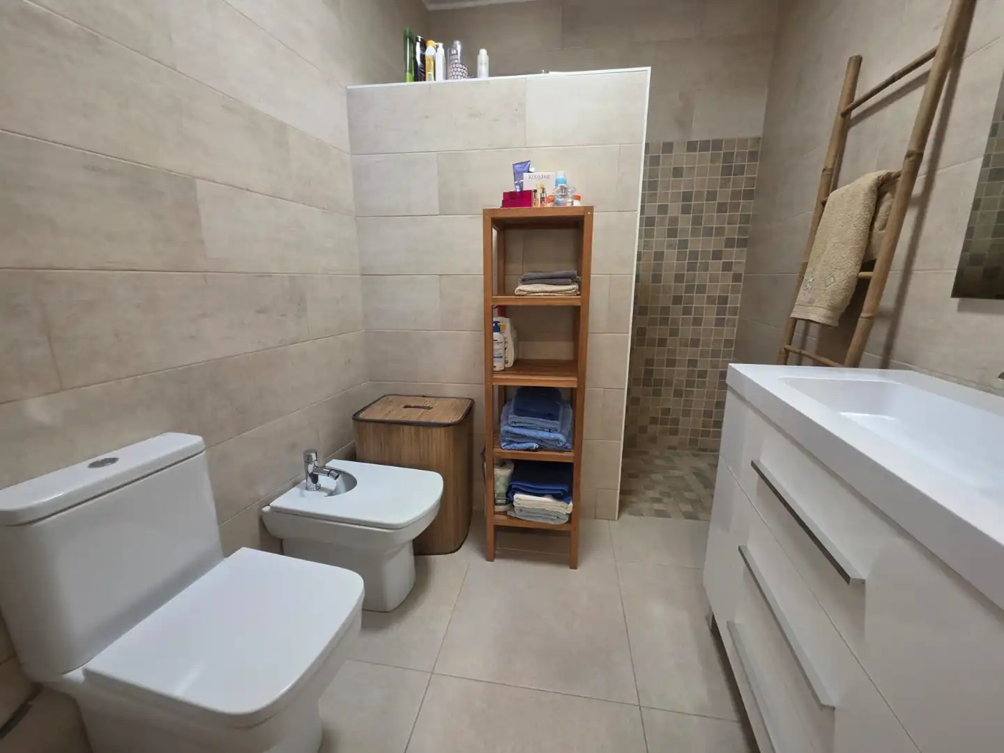 Bathroom of Houses for sale in Les Franqueses del Vallès  with Air Conditioner, Heating and Terrace