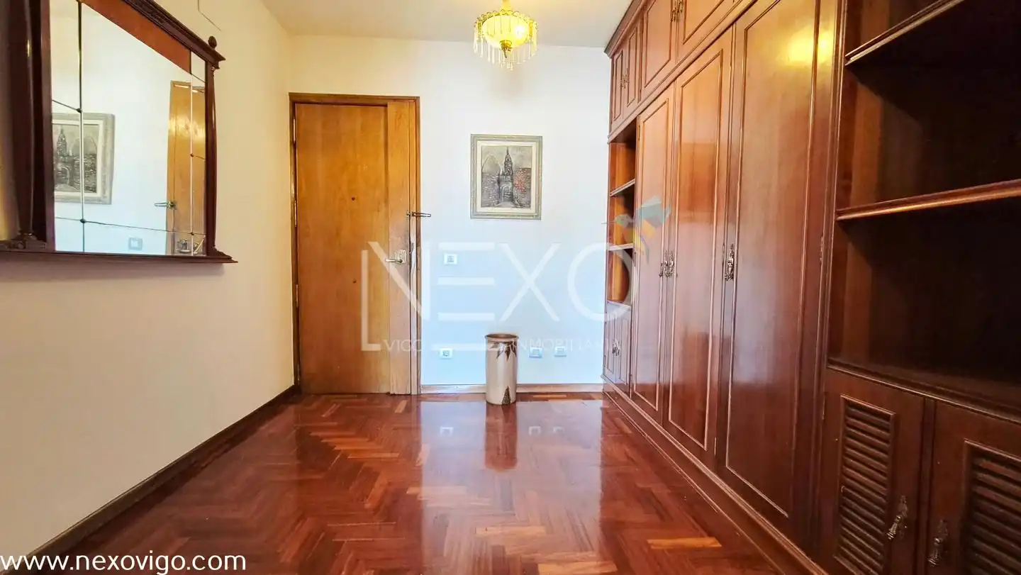 Flat for sale in Avenida da Gran Vía, O Castro
