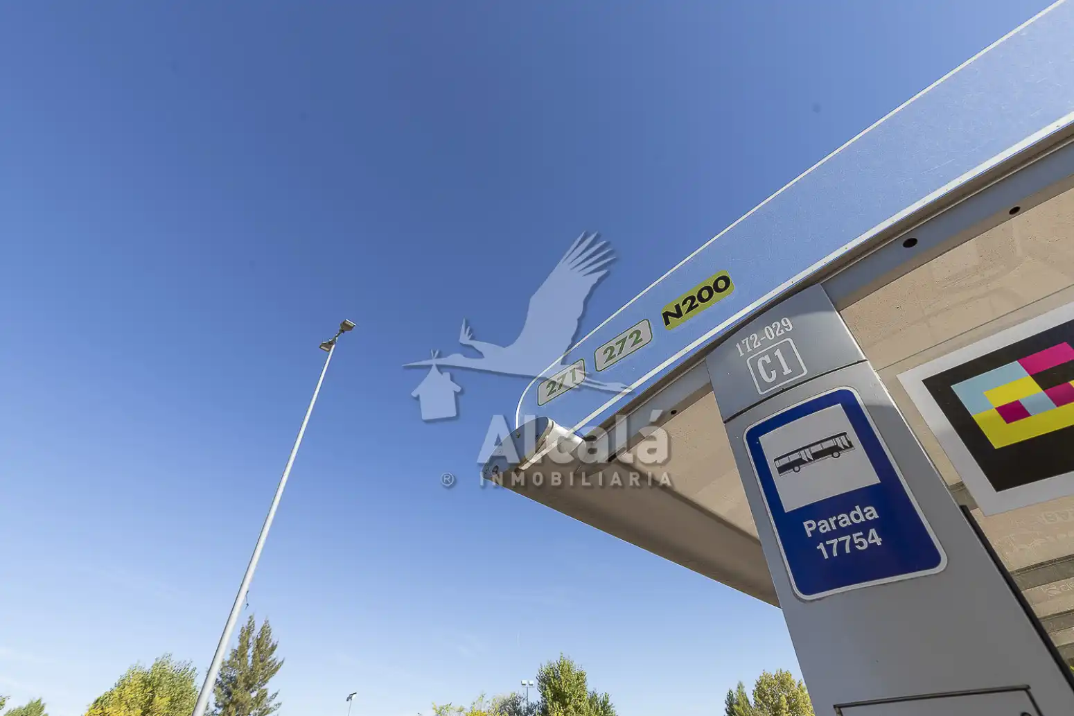 Aparcament de Casa o xalet en venda en Villalbilla amb Aire condicionat, Calefacció i Jardí privat